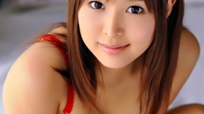 DV-1357  Tsukasa-chan is supposed to be doing an interview, but she ends up having sex with him in a quickie project. A naked actor appears from behind the sofa. He pushes her panties aside and they have sex in the missionary position. They
