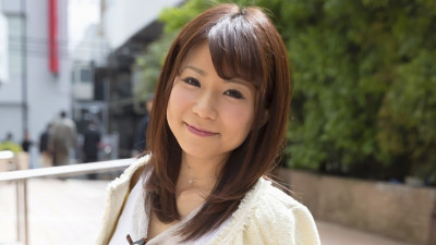ETQT-163 Picking Up A Married Woman Who Has Increased Sensitivity After Giving Birth And Sleeping! Mr. Yamamoto, 28 years old, a young wife who looks good in a neat dress and a cardigan! Sex with sweat and juice flying in the car with a mom whose dick is